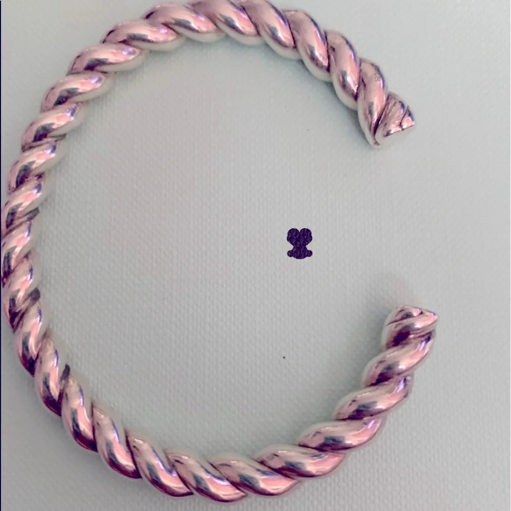 Twisted bracelet - Picture 1 of 5
